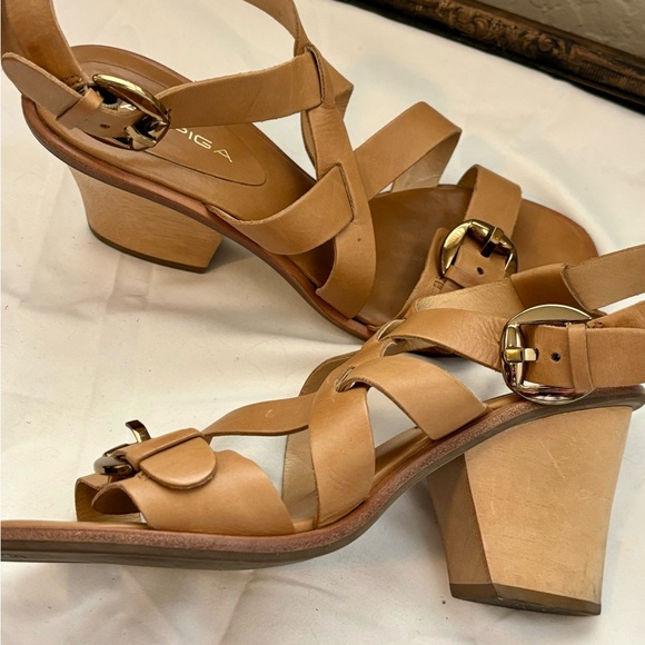 Via Spiga Leather heels w/ Ankle Strap - Picture 3 of 4
